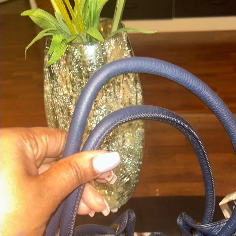 Michael Kors Navy Blue Leather Tote, perfect for the office or play!! - Picture 3 of 15